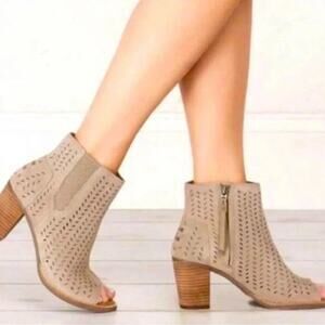 TOMS Women’s Majorca Peep Toe Stucco Suede Perforated Booties Size 6.5